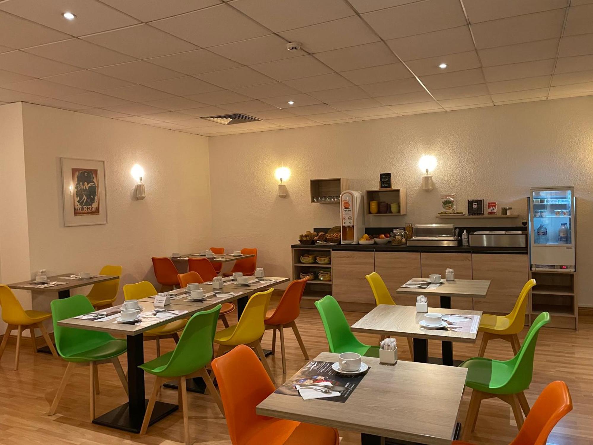 Hotel Le Progres Angers Exterior foto